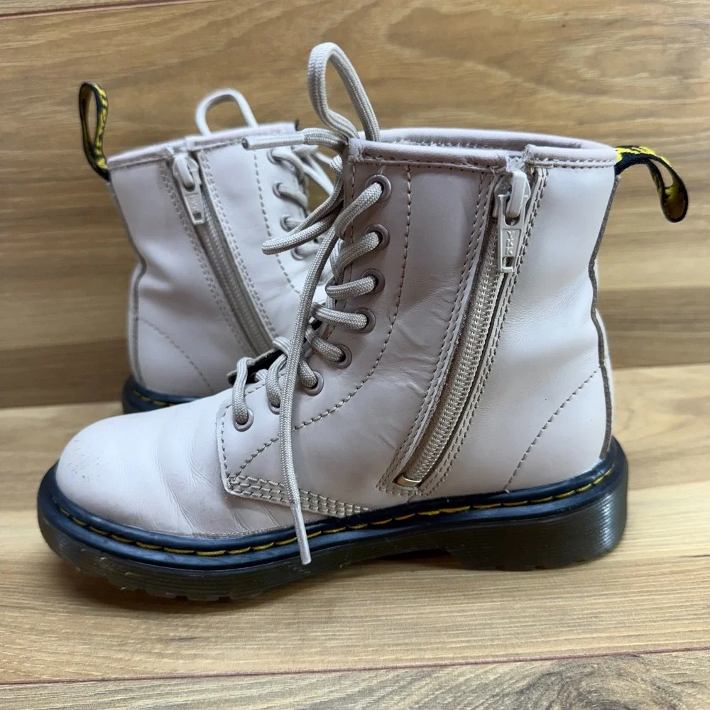 Dr Martens Little Girls‎ Boots 13 Taupe Leather Combat 25634